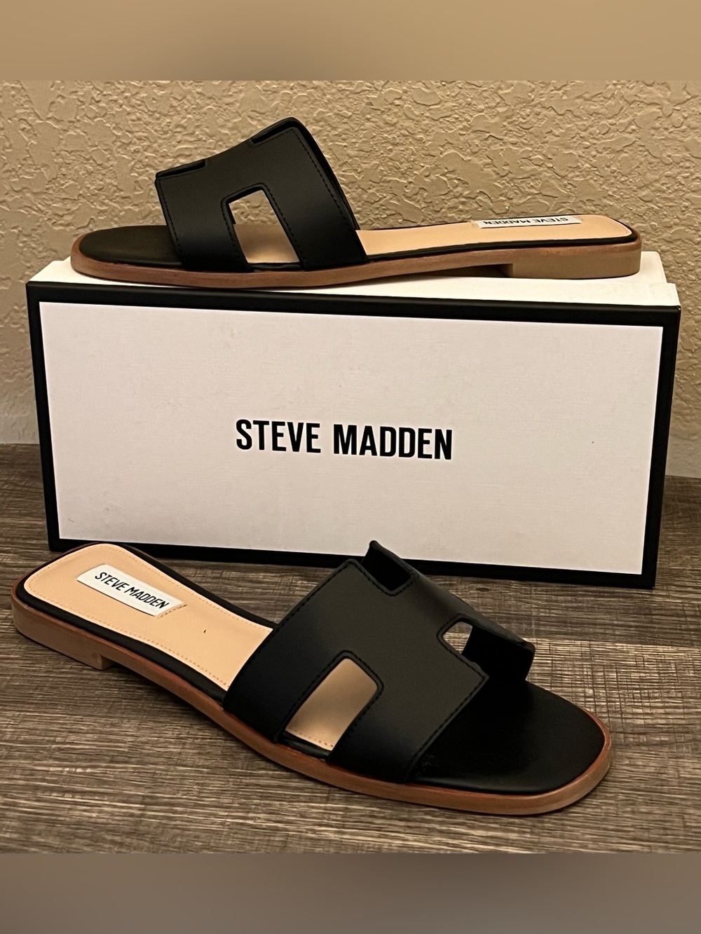 Steve Madden Hadyn Black Sandals